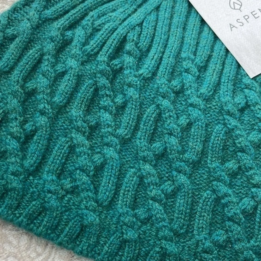 Brand New Aspen Merino Wool & Cashmere Rib Knit Beanie Cap Winter Hat.